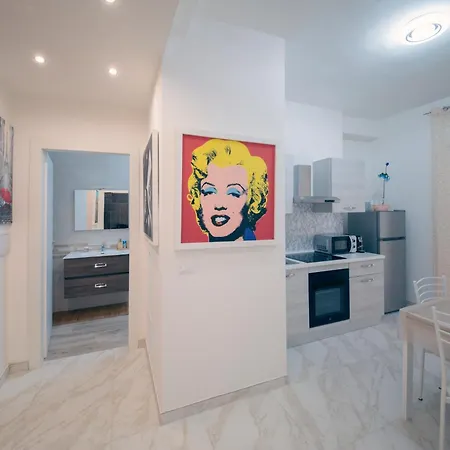 Gli Amici Della Puglia アパートホテル 4*