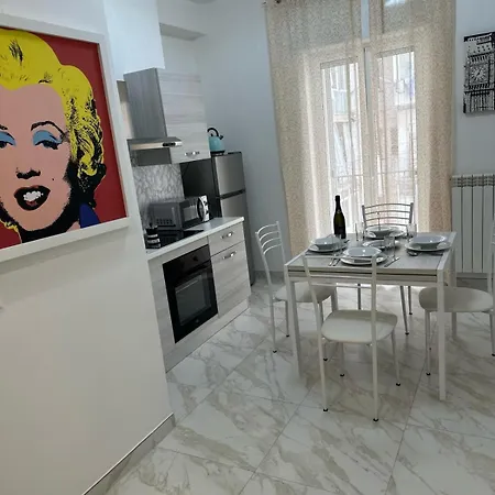 Gli Amici Della Puglia アパートホテル 4*