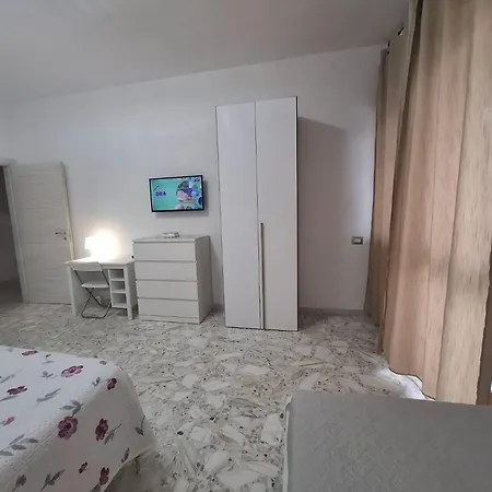 Gli Amici Della Puglia アパートホテル 4*